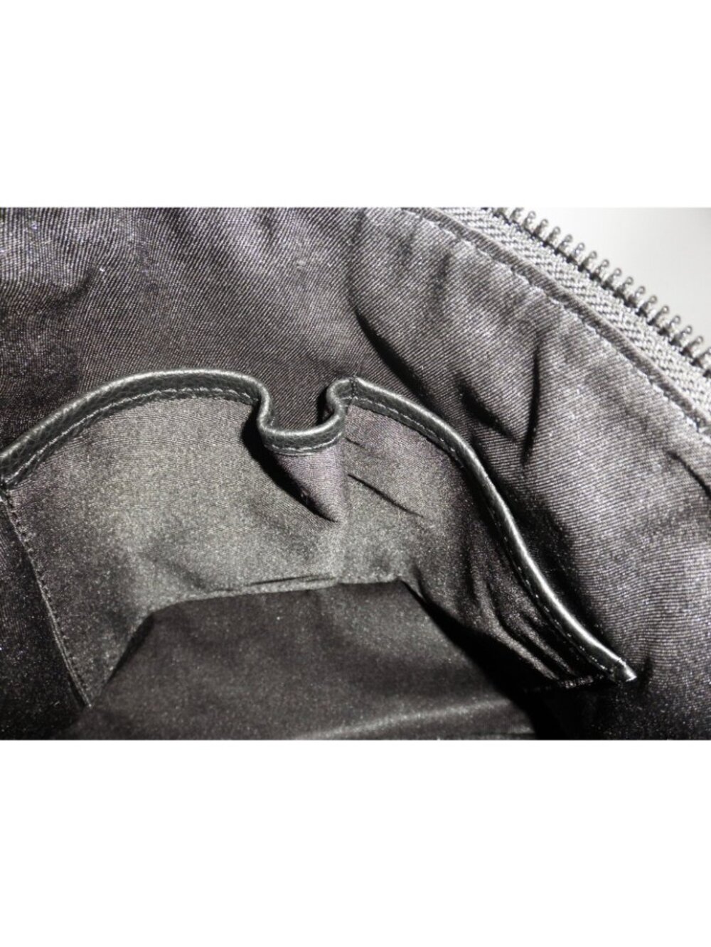 IO Pelle Pebbled Leather Embossed Skull Crossbody Pouch Handbag New w/ Dust Bag - Picture 7 of 8
